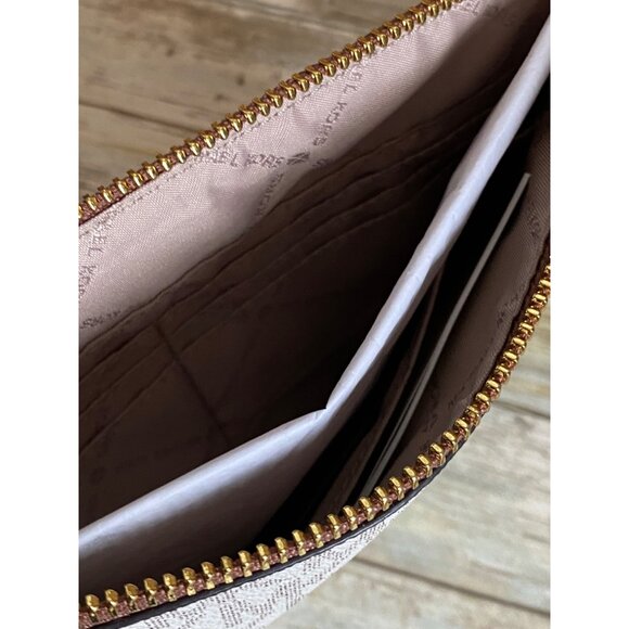 Michael Kors Aspen XL Wristlet MK Vanilla Ski Patch Zip Clutch NWT - Picture 9 of 15